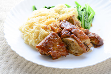 Roast duck with egg noodle