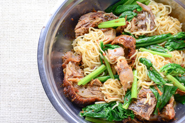 Roast duck with egg noodle