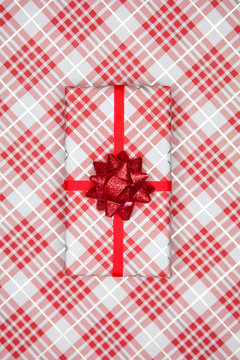 Red pattern Christmas gift on same background