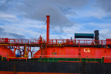 Fleet for natural gas transportation, International energy industry