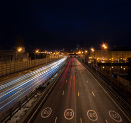 Fototapeta na wymiar traffic in city at night (Moscow)