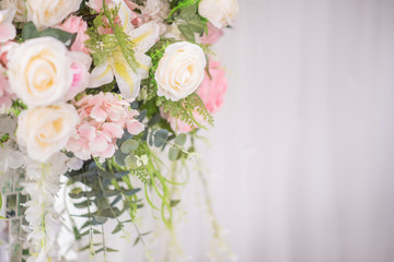 White wedding flowers and wedding decorations
