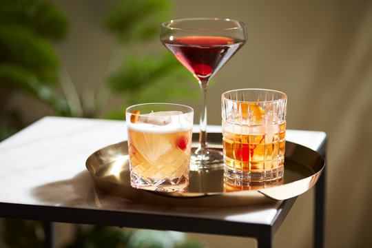 Alcoholic cocktails on the tray.