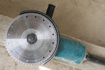 Power tool with cutting wheel for construction and repair