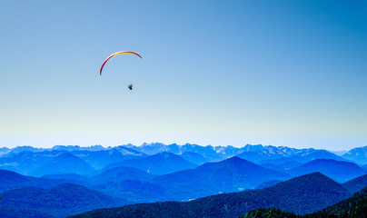 Fototapeta na wymiar paraglider