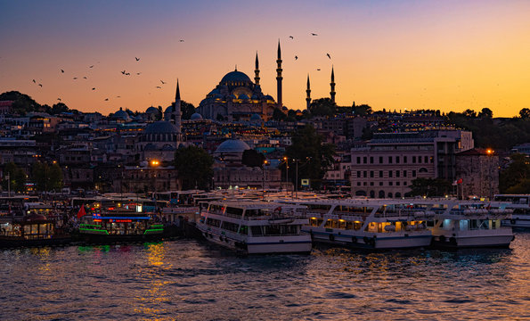 turkish mosque panorama sunset bosfor violet sky istambul evening summer