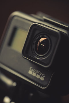 Small action camera