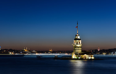 Fototapeta na wymiar Maiden's Tower in Istanbul, Turkey (KIZ KULESI - USKUDAR)