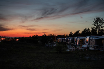 kamping- wypoczynek- pole namiotowe