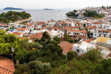 Fototapeta na wymiar General view of the island town Skyathos, Greece
