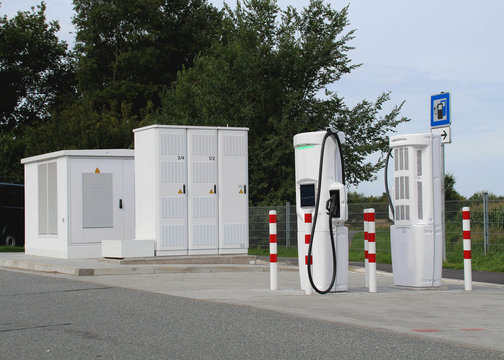 E-Tankstelle gro&szlig;e Ladestation