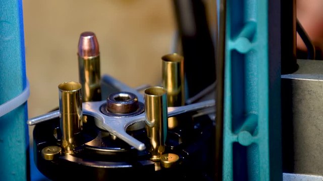 Making 38 special hand gun bullets