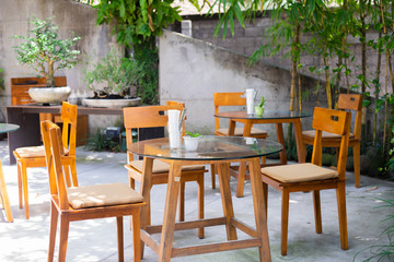 Outdoor restaurant situation