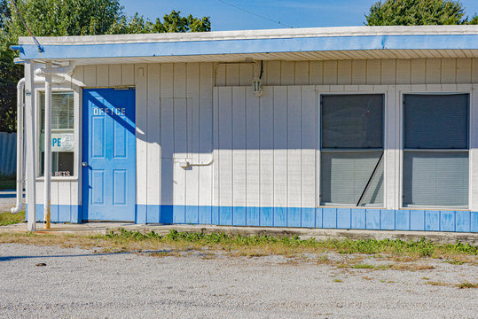 Abandoned motel along the highway 