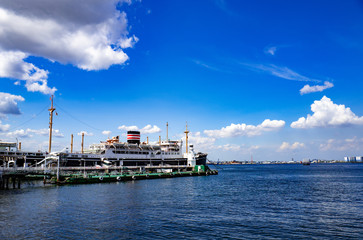 横浜みなとみらい 山下公園 氷川丸と海