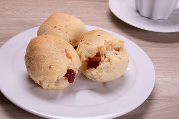 basket of guava cheese breads