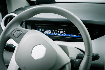 Cockpit eines Elektroautos