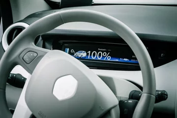 Fotobehang Cockpit eines Elektroautos © pureshot