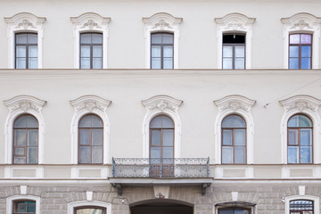 Obraz premium windows and details on an exterior of the building.