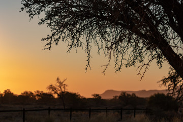 Fototapeta na wymiar Sonnenuntergang über der Wüste