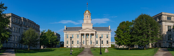 Fototapeta na wymiar The Old Iowa Capitol