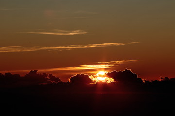 Mt. Fuji turns red in the morning sun