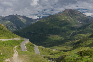 Wunderschöne Erkundungstour durch die Berge der Schweiz. - Furka Pass/Schweiz