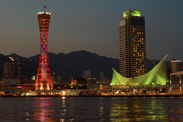 Fototapeta na wymiar Skyline von Kobe in Japan bei Nacht