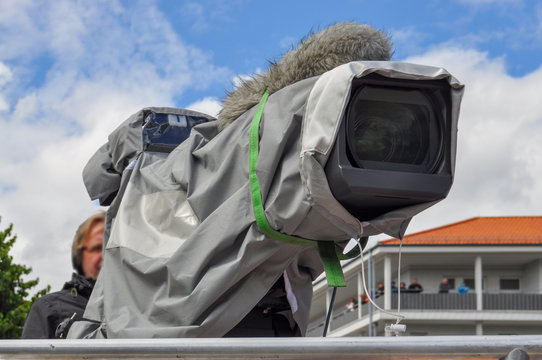 Professional Broadcast Video Camera Live