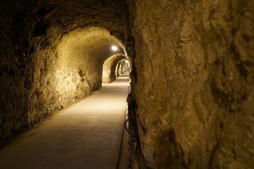 地下　洞窟　酒蔵