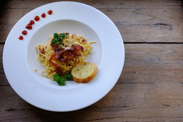 Spaghetti carbonara cream sauce 