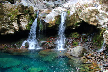 제주 한라산에 돈내코 계곡에 있는 "원앙" 폭포의 풍경 이다