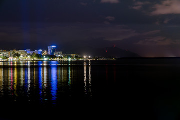 Fototapeta na wymiar Cairns beach at night
