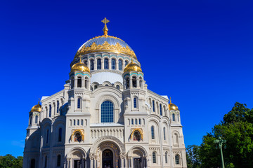 Fototapeta na wymiar Orthodox naval cathedral of St. Nicholas in Kronstadt, Russia