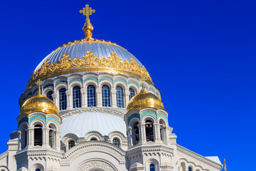 Fototapeta premium Orthodox naval cathedral of St. Nicholas in Kronstadt, Russia