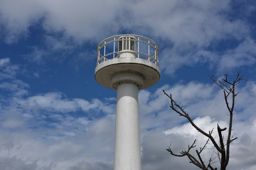 日本の岡山県笠岡市の公園で見つけた灯台