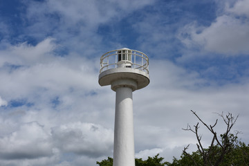 日本の岡山県笠岡市の公園で見つけた灯台