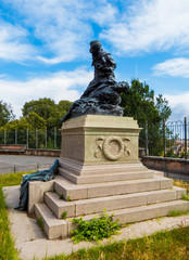 Obraz premium View of the monument to Enrico and Giovanni Cairoli in the Pincian Hill (Italian: Il Pincio). In Rome, Italy 