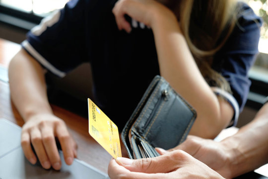 Using a credit card Debits for online purchases Enjoy shopping from your computer, laptops and mobile phones using a credit card.