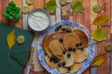  autumn breakfast, warm weekend, home-made pancakes with sour cream, family values, autumn cold,...