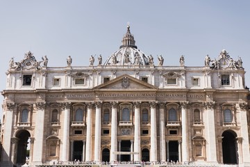Fototapeta na wymiar st peters basilica in rome italy