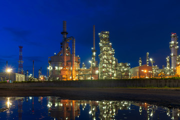 Fototapeta na wymiar Oil Refinery factory in the morning , petrochemical plant , Petroleum.