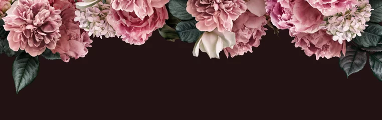 Fototapeten Blumenbanner, Blumenabdeckung oder Header mit Vintage-Blumensträußen. Rosa Pfingstrosen, weiße Rosen, Hortensie auf schwarzem Hintergrund isoliert. © RinaM