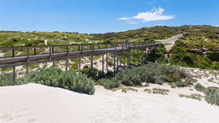 Holzsteg zum Strand von Kangoroo Island