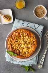 No crust healthy cheesecake with pear, mint and honey.