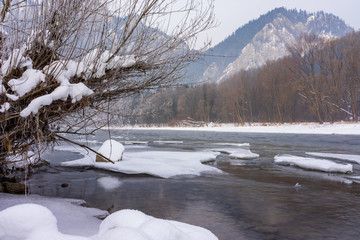 Dunajec pieniny trzy korony zima © SebbPL