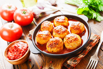 Meatballs in tomato sauce