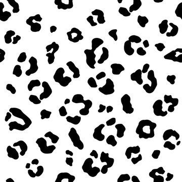 Leopard skin seamless pattern. Drawn animal print. Black and white