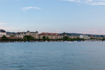 Fototapeta na wymiar View on lake Zurich and historic center of Zurich city