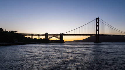 Obraz premium golden gate bridge at sunset